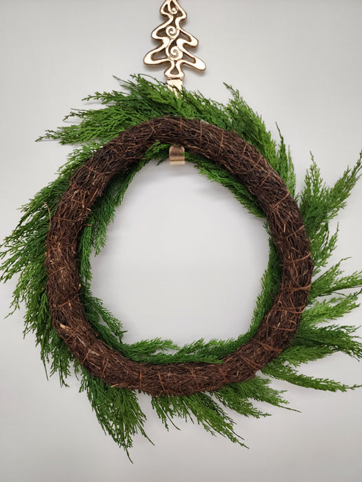 26 Inch Fresh Touch Whispy Cedar Wreath