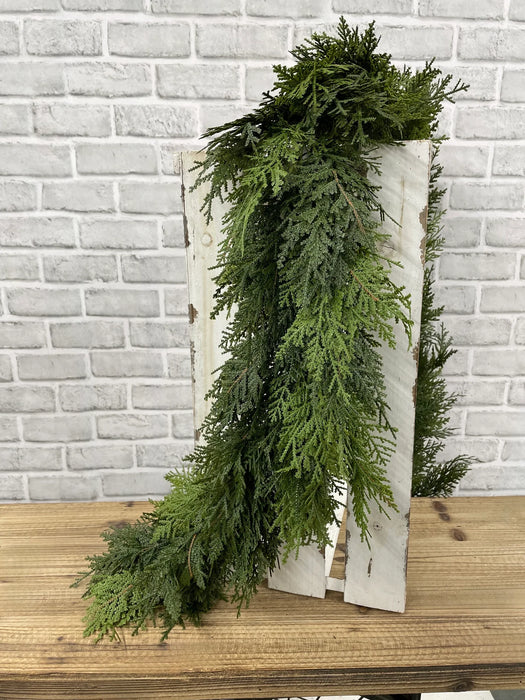 6 Foot Fresh Touch Northern White Cedar Garland